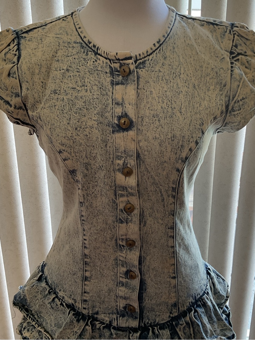 Vintage 80s Notorious Acid Wash Denim Dress 7/8 Ruffle Puff Sleeve Mini - Picture 3 of 8
